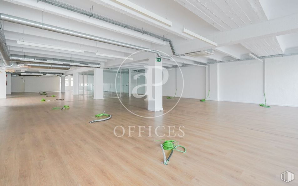 Oficina en alquiler en Calle Marqués de Monteagudo, Salamanca, Madrid, 28028 con interiorismo, madera, suelos, suelo, hall, accesorio, inmobiliario, vidrio, madera dura y techo alrededor