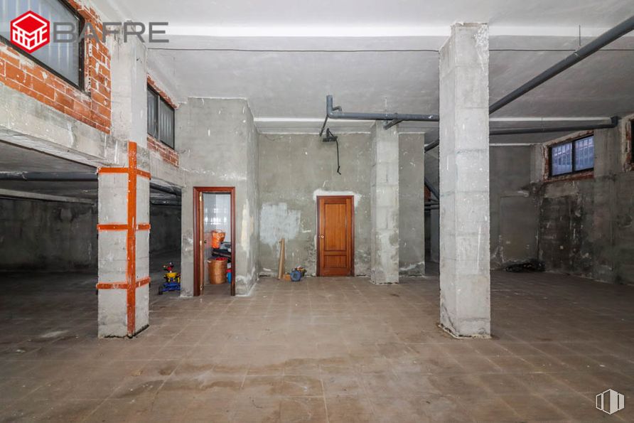 Nave en venta en Casco urbano, Leganés, Madrid, 28914 con puerta, ventana, accesorio, suelo, suelos, gas, hall, madera, techo y hormigón alrededor