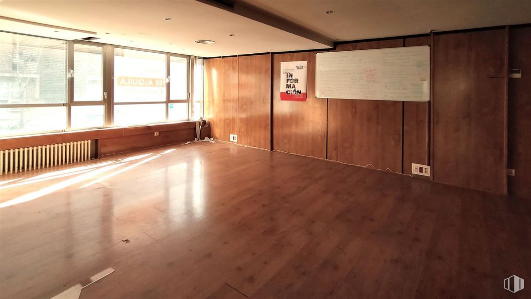 Office for rent at Calle Félix Boix, Chamartín, Madrid, 28036 with wood, hall, interior design, flooring, floor, hardwood, wood stain, ceiling, varnish and window around