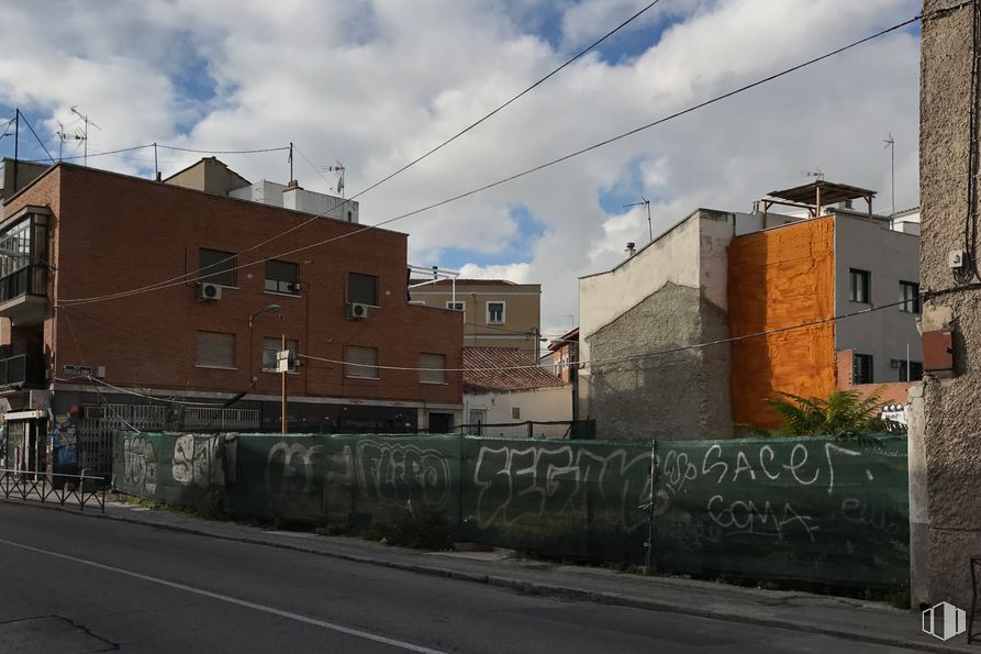 Suelo en venta en Calle Nuestra Señora de Valverde, 79, Fuencarral - El Pardo, Madrid, 28034 con edificio, nube, cielo, ventana, diseño urbano, superficie de carretera, asfalto, electricidad, propiedad material y ciudad alrededor