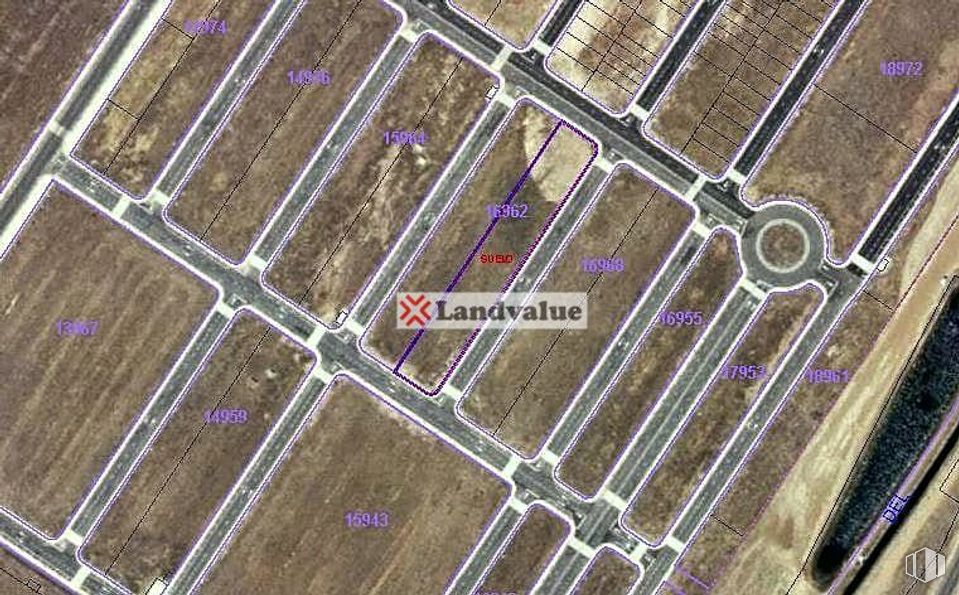 Land for sale at Calle Terzaga, 1 Suelo UAD-7, Cabanillas del Campo, Guadalajara, 19171 with brown, purple, wood, floor, flooring, road surface, pattern, parallel, rectangle and symmetry around