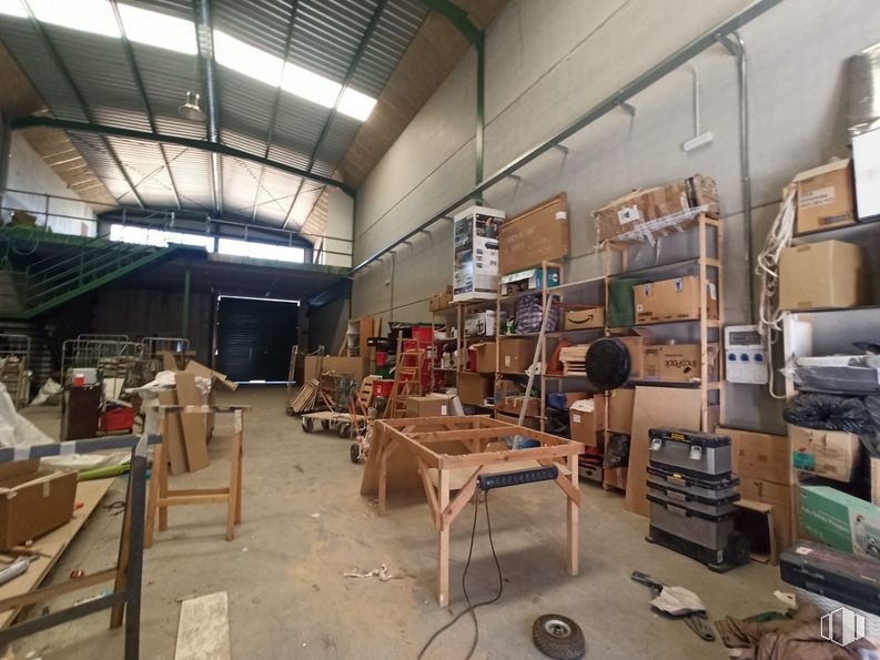 Industrial for sale at Polígono industrial Yuncos, Yuncos, Toledo, 45210 with wood, shelving, floor, table, flooring, shelf, machine, engineering, hardwood and plywood around