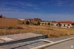 Land for sale at Calle Santa Isabel, Navalcarnero, Madrid, 28600 with house, building, sky, cloud, ecoregion, plant, window, land lot, brick and landscape around