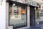 Local en venta en Travesía Madrid, Leganés, Madrid, 28912 con edificio, puerta, accesorio, fuente, fachada, publicidad, vidrio, venta minorista, gafas y ciudad alrededor