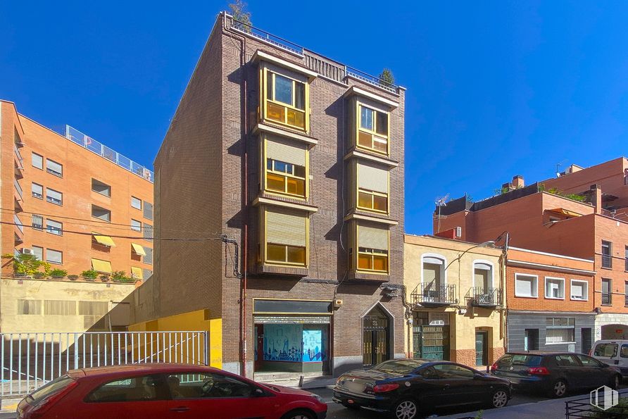 Local en venta en Calle Eraso, 35, Salamanca, Madrid, 28028 con coche, edificio, ventana, neumático, rueda, luz de estacionamiento, vehículo terrestre, cielo, propiedad y vehículo alrededor