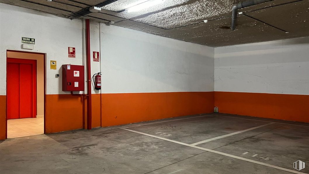 Oficina en alquiler y venta en Edificio Espacios Baluarte, Carretera Fuencarral a Alcobendas, 14, Fuencarral - El Pardo, Madrid, 28049 con madera, pabellón, sombra, suelos, hall, material compuesto, techo, hormigón, puerta y haz alrededor