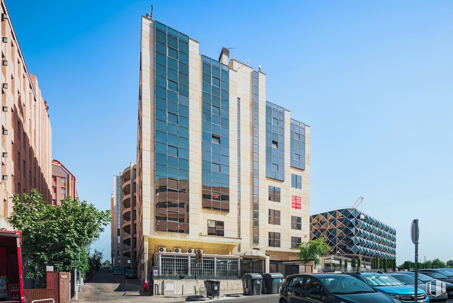 Oficina en venta en Edificio Auge III, Calle María Tubau, 4, Fuencarral - El Pardo, Madrid, 28050 con edificio, coche, cielo, rueda, ventana, neumático, vehículo, rascacielos, diseño urbano y bloque de torres alrededor