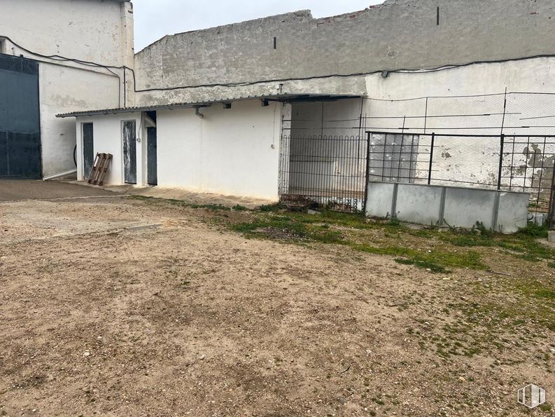 Industrial for sale at Calle Doctor Vergara Palencia, Fuentidueña de Tajo, Madrid, 28597 with sky, plant, land lot, grass, landscape, rural area, facade, tints and shades, window and concrete around