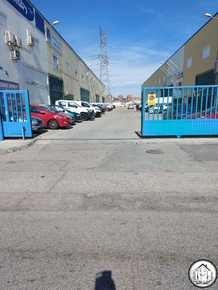 Industrial for sale at Camino Ciempozuelos, Seseña, Toledo, 45224 with car, building, sky, cloud, window, road surface, blue, infrastructure, asphalt and wheel around