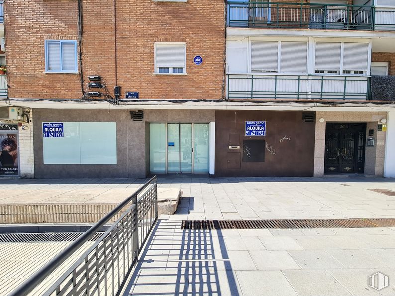 Local en alquiler en Calle Cáceres, 28, Alcorcón, Madrid, 28921 con ventana, puerta, edificio, infraestructura, madera, superficie de la carretera, arquitectura, diseño urbano, línea y ciudad alrededor