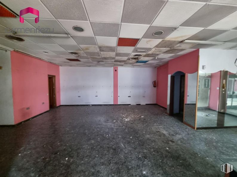 Retail for sale at Calle Real, Collado Villalba, Madrid, 28400 with building, flooring, hall, floor, house, fixture, ceiling, space, magenta and door around