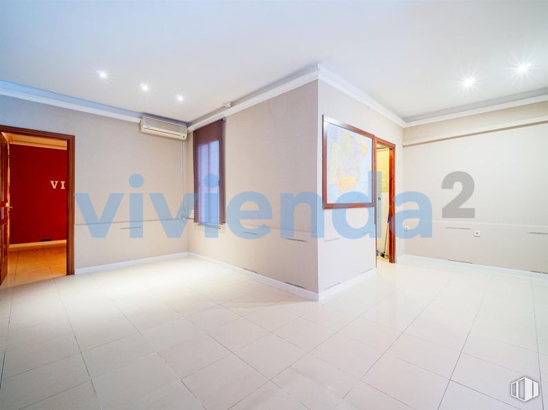 Local en venta en Calle Espronceda, Chamberí, Madrid, 28003 con puerta, edificio, accesorio, madera, hall, suelos, suelo, pintura, exterior del automóvil y rectángulo alrededor