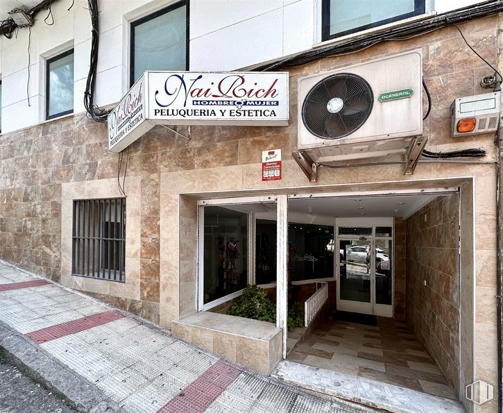 Local en venta en Calle Transradio, Alcobendas, Madrid, 28100 con ventana, ventilador mecánico, propiedad, edificio, arquitectura, puerta, accesorio, fachada, casa y inmobiliario alrededor