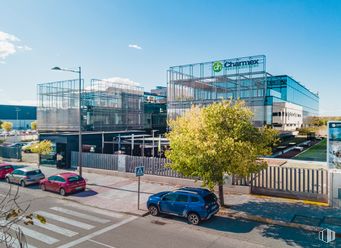 Oficina en alquiler en Symbco, Calle Miguel Faraday, 20, Getafe, Madrid, 28906 con coche, edificio, cielo, nube, rueda, vehículo, planta, infraestructura, luz de la calle y neumático alrededor