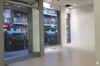 Retail for rent at Calle Jardines, 8, Getafe, Madrid, 28901 with building, fixture, automotive design, shelf, automotive lighting, floor, flooring, shelving, automotive exterior and ceiling around