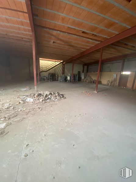 Industrial for sale & for rent at Calle Tejido, Azuqueca de Henares, Guadalajara, 19200 with wood, floor, flooring, hall, composite material, tints and shades, road surface, concrete, ceiling and beam around