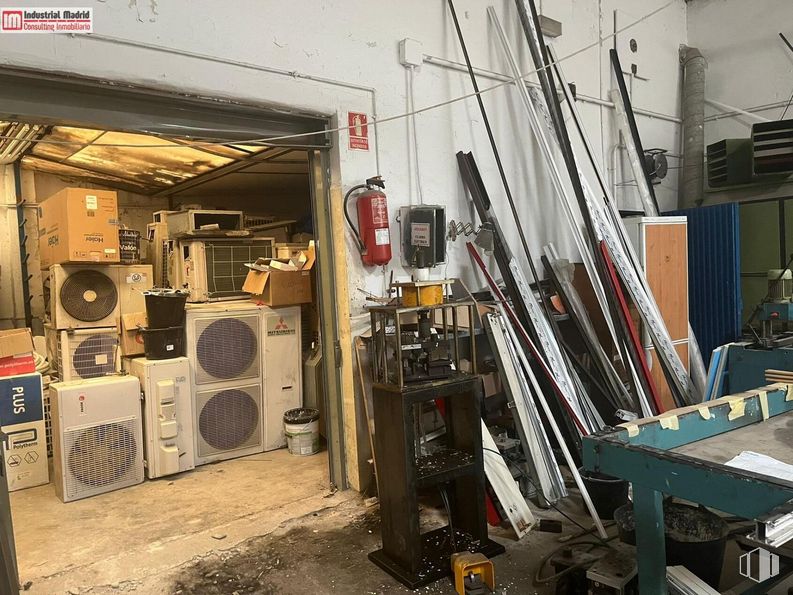 Industrial for sale at Polígono Industrial El Guijar, Arganda del Rey, Madrid, 28500 with loudspeaker, home appliance, luggage & bags, table, gas, engineering, machine, wood, industry and factory around