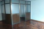 Oficina en alquiler en Paseo Ezequiel González, Segovia, 40002 con armario, madera, accesorio, hall, suelos, exterior del automóvil, suelo, casa, puerta y puerta del vehículo alrededor