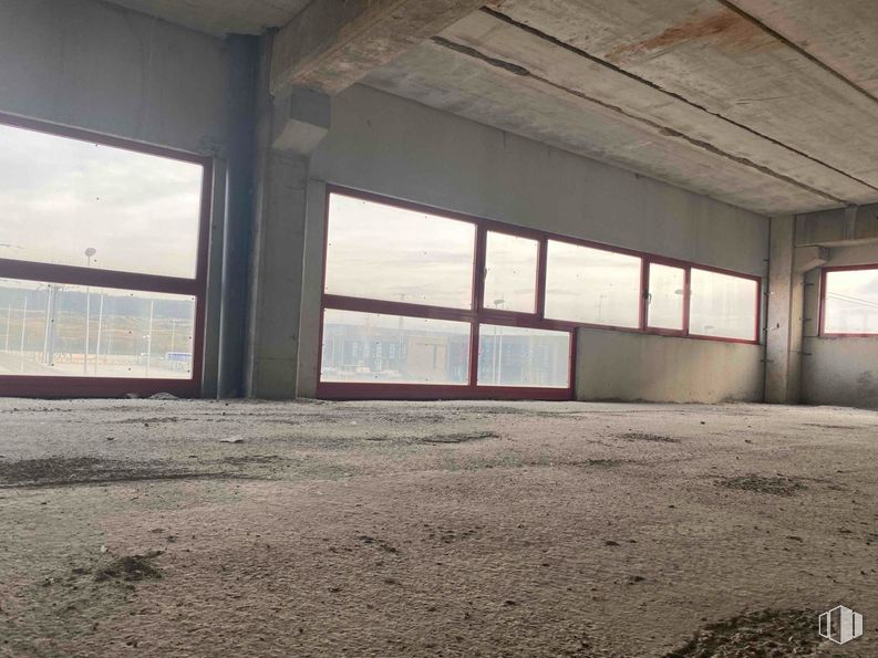 Industrial for sale at Calle Francisco Medina Mendoza, Cabanillas del Campo, Guadalajara, 19171 with window, floor, flooring, ceiling, concrete, building material, daylighting, hall and plaster around