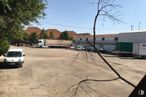 Land for sale at Zona industrial Arganda, Arganda del Rey, Madrid, 28500 with car, truck, sky, tire, plant, vehicle, tree, building, asphalt and motor vehicle around