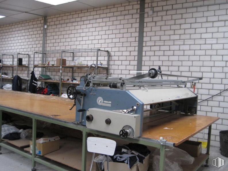 Industrial for sale at Calle Fábrica, La Mata, Toledo, 45534 with table, table saws, wood, machine tool, tool, engineering, toolroom, machine, factory and art around