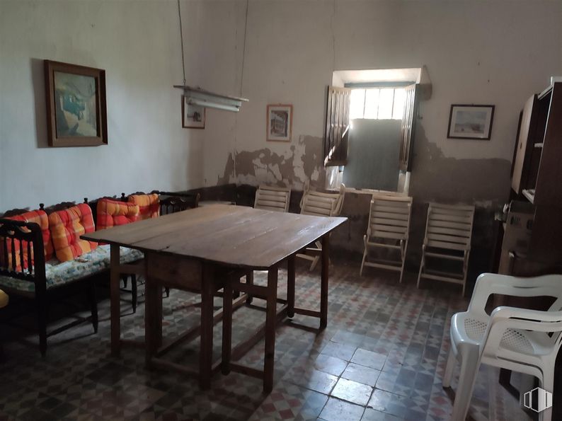 Land for sale at CM-410, Quintanar de la Orden, Toledo, 45800 with chair, picture frame, kitchen & dining room table, table, property, furniture, wood, interior design, couch and floor around