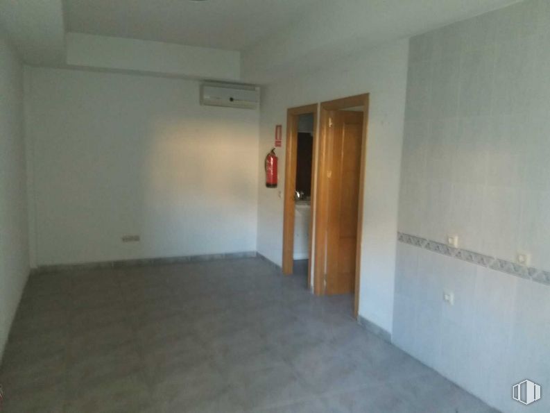 Local en venta en Calle Magallanes, San Martín de la Vega, Madrid, 28330 con puerta, accesorio, madera, pasillo, pintura, suelo, techo, hormigón, madera y material compuesto alrededor