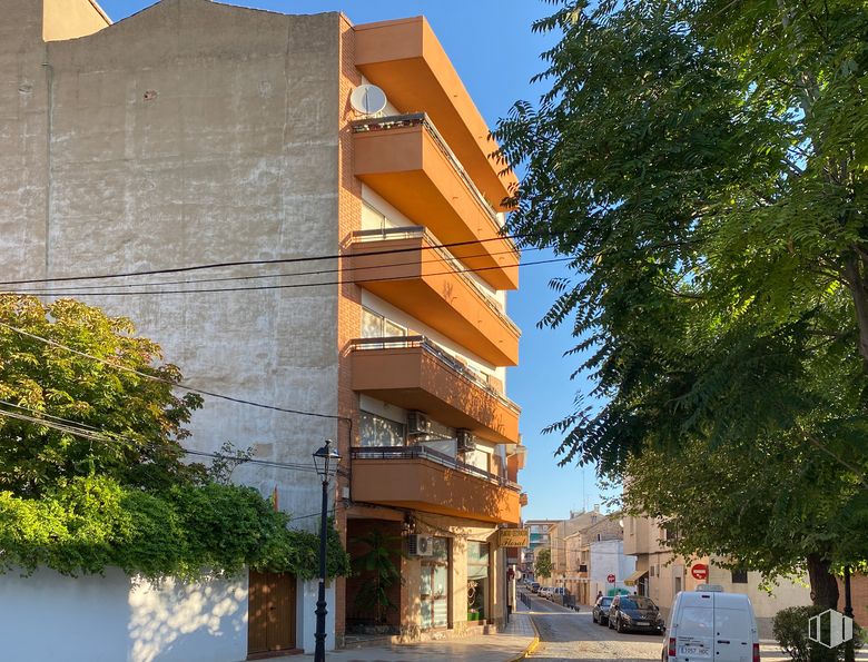 Retail for sale at Paseo Estación, 20, Tarancón, Cuenca, 16400 with van, building, property, sky, architecture, plant, urban design, condominium, tower block and biome around