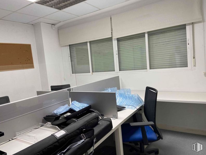 Industrial for sale at Zona empresarial Las Rozas, Las Rozas de Madrid, Madrid, 28230 with chair, window blind, luggage & bags, property, table, building, interior design, shade, window and automotive design around