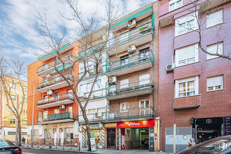 Local en venta en Calle Mateo García, Ciudad Lineal, Madrid, 28017 con ventana, edificio, nube, coche, neumático, cielo, vehículo, rueda, diseño urbano y condominio alrededor