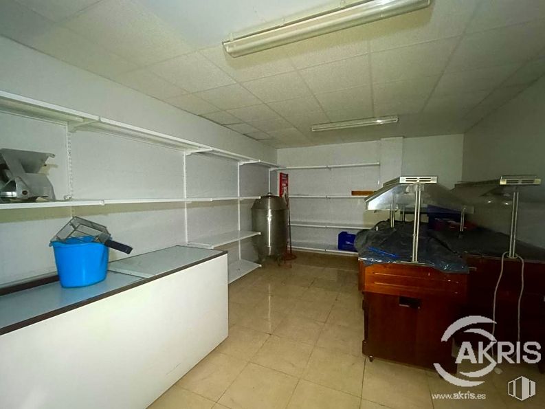 Local en alquiler en Calle Puente, Torrijos, Toledo, 45500 con aparato de cocina, ebanistería, electrodoméstico, lámpara, edificio, interiorismo, madera, suelo, cocina y suelos alrededor