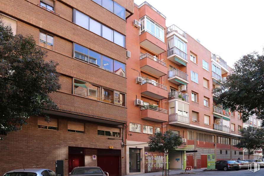 Local en venta en Calle Canillas, 30, Chamartín, Madrid, 28002 con ventana, edificio, coche, rueda, árbol, vehículo, cielo, neumático, diseño urbano y condominio alrededor