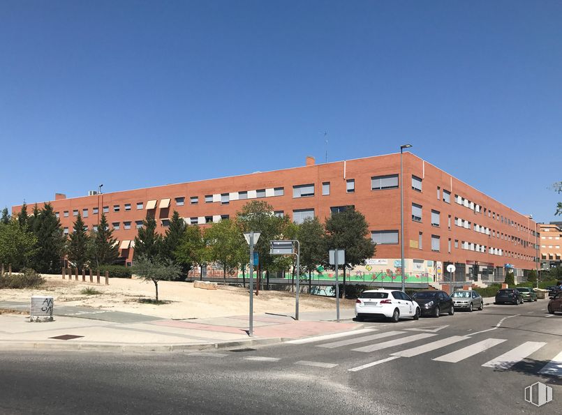 Local en venta en Calle Gonzalo Torrente Ballester, Rivas-Vaciamadrid, Madrid, 28529 con edificio, coche, cielo, rueda, árbol, superficie de carretera, neumático, luz de la calle, diseño urbano y vehículo alrededor