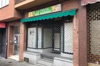 Retail for rent at Calle Nieves, 21, Segovia, 40003 with window, window blind, fixture, building, door, wood, facade, brick, awning and road around