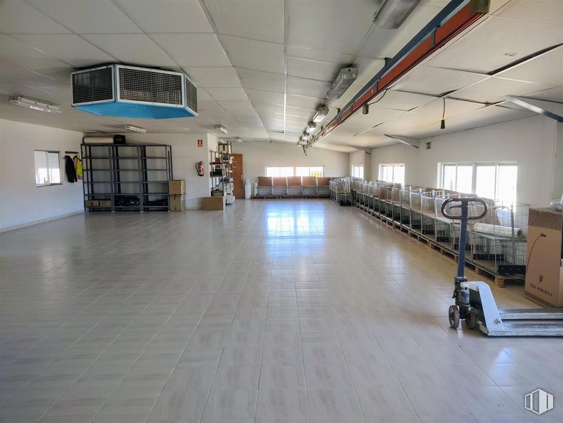 Industrial for sale at Avenida Cañales, 4, Chapinería, Madrid, 28694 with flooring, floor, ceiling, lighting, hall, interior design, wood flooring, tile flooring, hardwood and light fixture around