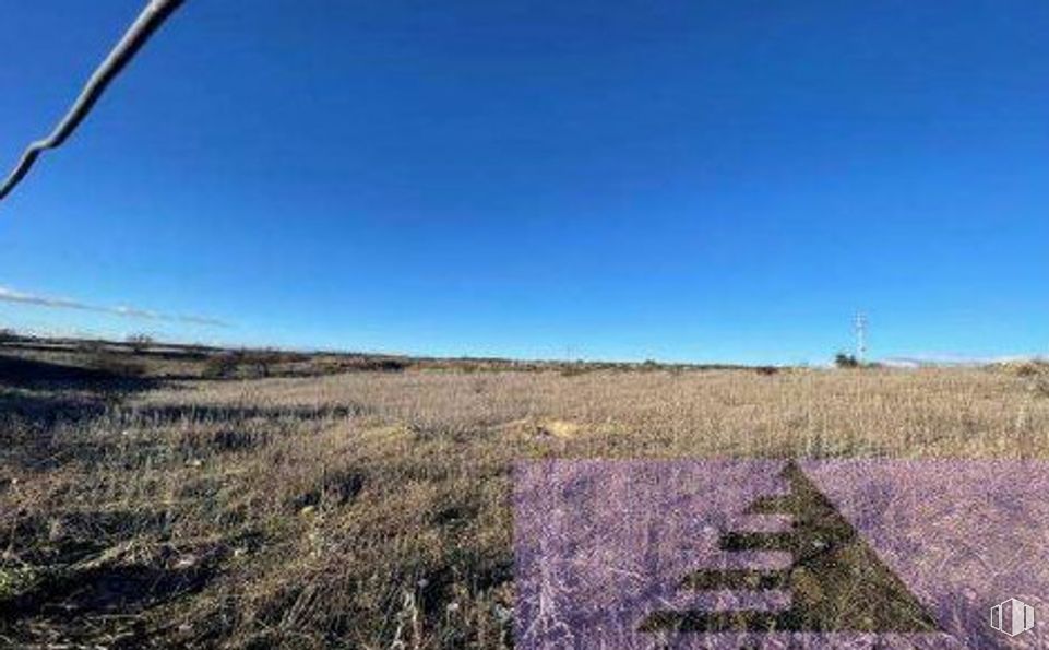 Land for sale at Calle F2 El Majuelo Norte, Valdemoro, Madrid, 28341 with ecoregion, prairie, steppe, slope, field, shrubland, soil, wind, savanna and tundra around