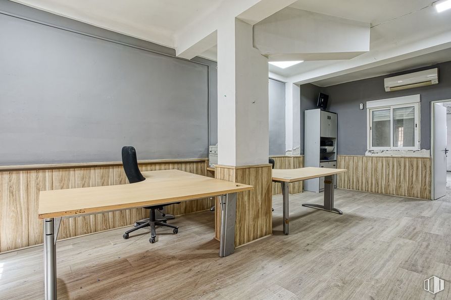 Local en venta en Calle San Pedro, 8, Aranjuez, Madrid, 28300 con mesa, silla, mueble, madera, edificio, diseño de interiores, ventana, pavimento, pasillo y piso alrededor