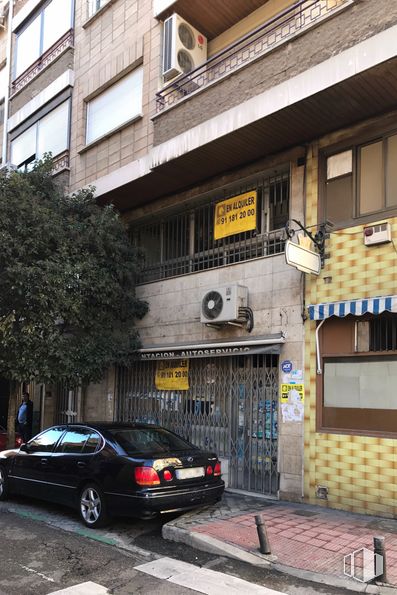 Local en alquiler en Calle Méjico, 15, Salamanca, Madrid, 28028 con coche, ventana, edificio, rueda, luz de estacionamiento automotriz, neumático, vehículo terrestre, vehículo, propiedad y iluminación automotriz alrededor