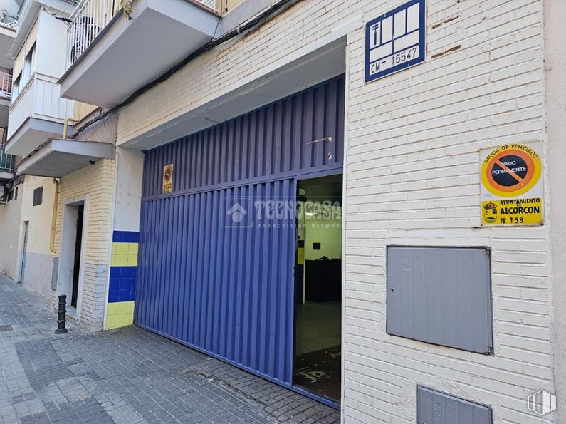 Local en venta en Zona Centro, Alcorcón, Madrid, 28921 con edificio, accesorio, puerta, casa, fachada, inmobiliario, asfalto, gas, ventana y material compuesto alrededor