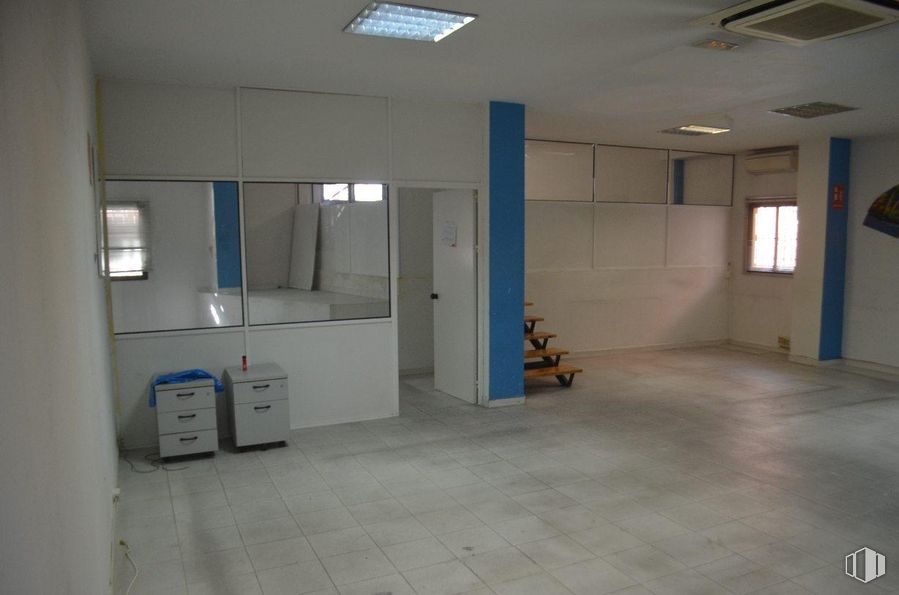 Retail for rent at Zona Estación, Las Rozas de Madrid, Madrid, 28230 with cabinetry, building, fixture, interior design, drawer, flooring, floor, house, wall and chest of drawers around