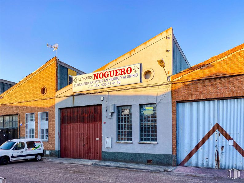 Industrial for sale at Calle Iridio, 10, Illescas, Toledo, 45200 with window, van, door, building, automotive parking light, sky, tire, wheel, car and vehicle around