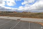 Land for sale at Calle Gonzalo de Ayora, Ávila, 05002 with cloud, sky, road surface, plant, asphalt, land lot, natural landscape, grass, cumulus and thoroughfare around