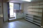 Retail for sale & for rent at Zona Diputación, Cuenca, 16004 with bookcase, window, fixture, wood, interior design, flooring, floor, hardwood, ceiling and hall around