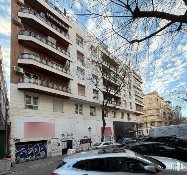 Retail for rent at Calle General Pardiñas, 30, Salamanca, Madrid, 28001 with car, building, window, city, apartment, urban area, neighbourhood, automotive exterior, metropolitan area and residential area around