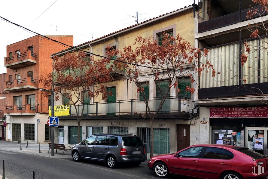 Suelo en venta en Calle Mayor, 11, Azuqueca de Henares, Guadalajara, 19200 con coche, edificio, rueda, luz de estacionamiento automotriz, neumático, vehículo terrestre, vehículo, ventana, infraestructura y arquitectura alrededor