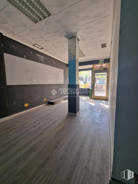 Local en venta en Calle Vía Carpetana, Carabanchel, Madrid, 28047 con madera, suelos, suelo, edificio, hall, madera dura, hormigón, espacio, techo y material compuesto alrededor