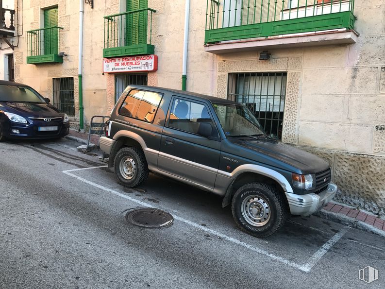 Retail for sale at Calle Eusebio Guadalix, 45, Miraflores de la Sierra, Madrid, 28792 with wheel, car, window, tire, automotive parking light, land vehicle, automotive side marker light, vehicle, building and hood around