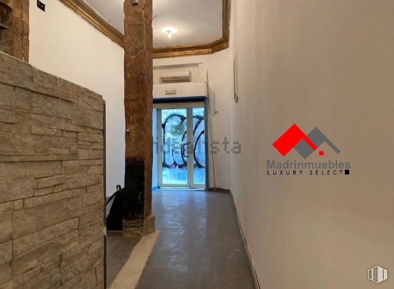 Retail for sale at Calle Redondilla, Centro, Madrid, 28005 with interior design, fixture, wood, art, flooring, floor, paint, ceiling, space and hall around