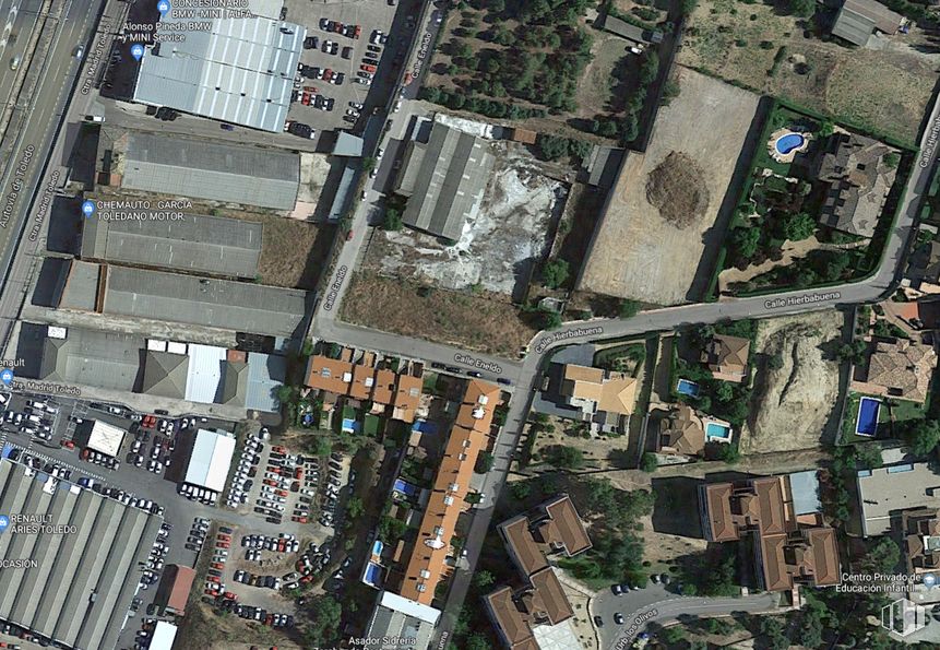 Land for sale at Calle Eneldo, Olías del Rey, Toledo, 45280 with building, property, infrastructure, tower, neighbourhood, urban design, residential area, line, thoroughfare and city around