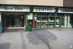 Local en alquiler y venta en Avenida Constitución, Móstoles, Madrid, 28931 con edificio, accesorio, puerta, gas, fachada, venta minorista, ciudad, fuente, calle y uso mixto alrededor